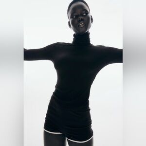 H&M Black Ribbed Turtleneck - Size XL